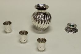 3 Schnapsbecher, Tischvase, Kerzenhalter, Silber 830/835/900, verschiedene Ausführungen, 2.5-11.5 cm