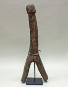 Phallus-Symbol, Burkina-Faso, Afrika, authentisch, Holz mit alter Patina, 71 cm hoch, auf Ständer