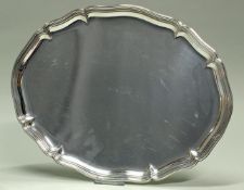 Vorlegeplatte, Silber 835, Wilhelm Binder, oval, passig-geschweifter Profilrand, Spiegel mit