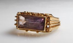 Ring, 1940er/50er Jahre, RG 585, 1 rechteckig facettierter Amethyst, 6 g, RM 18