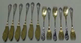6 Fischgabeln, 6 Fischmesser, Silber 800, deutsch, Jugendstil, floral verziert, teils vergoldet,