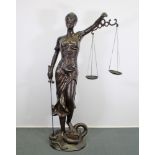 Bronze, "Justitia - Allegorie der Gerechtigkeit", ca. 30 kg, 157 cm hoch, Waage abnehmbar. Schwere