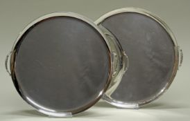 Paar Tabletts, Silber 925, 1x mit Punze Koch & Bergfeld, glatt, stilisierte Lorbeergriffe, ø 26
