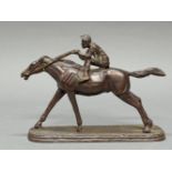 Bronze, dunkelbraun patiniert, "Jockey", 20. Jh., 20 cm hoch, 28 cm lang, an einigen Stellen