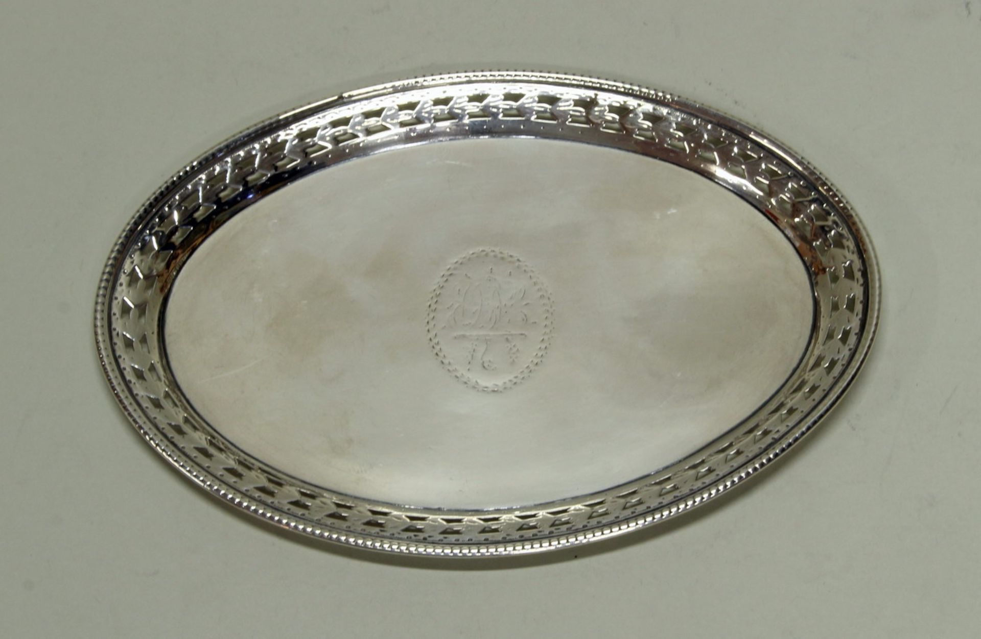 Untersetzer, Silber 925, London, 1781, Robert Hennell, oval, Rand à jour gearbeitet, Spiegel mit