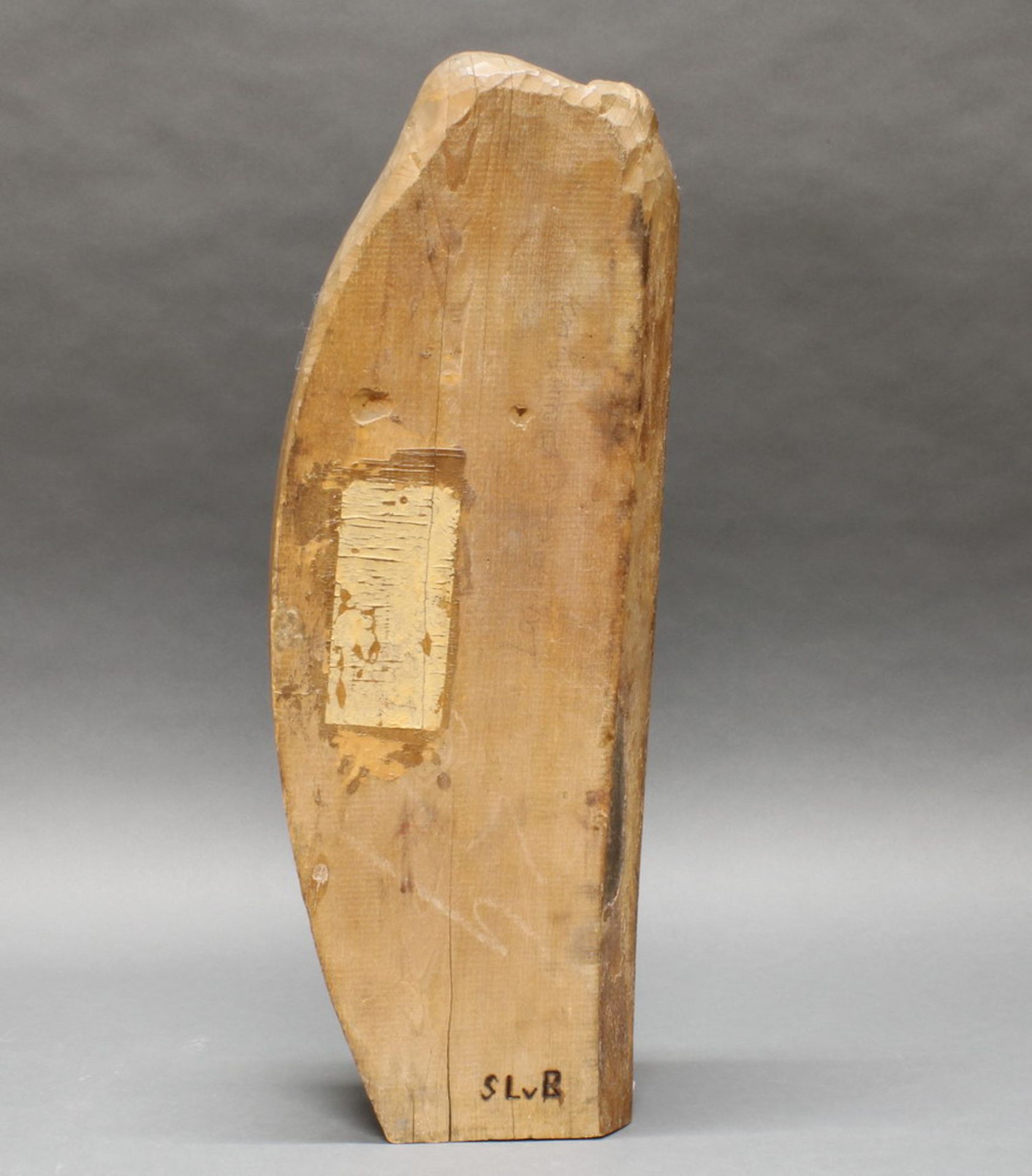 Skulptur, Holz geschnitzt, "Versöhnung", verso bezeichnet SLvB, 1940, Buchenholz, 70 cm hoch. - Image 3 of 3