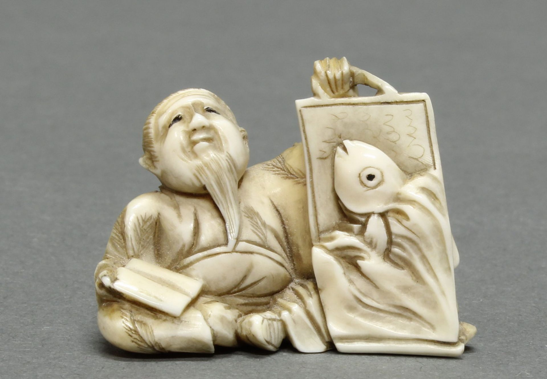 7 Netsuke, "Gottheiten und Volkstypen", Japan, Anfang 20. Jh., Elfenbein, geschnitzt, 2.5-3.5 cm - Image 7 of 8