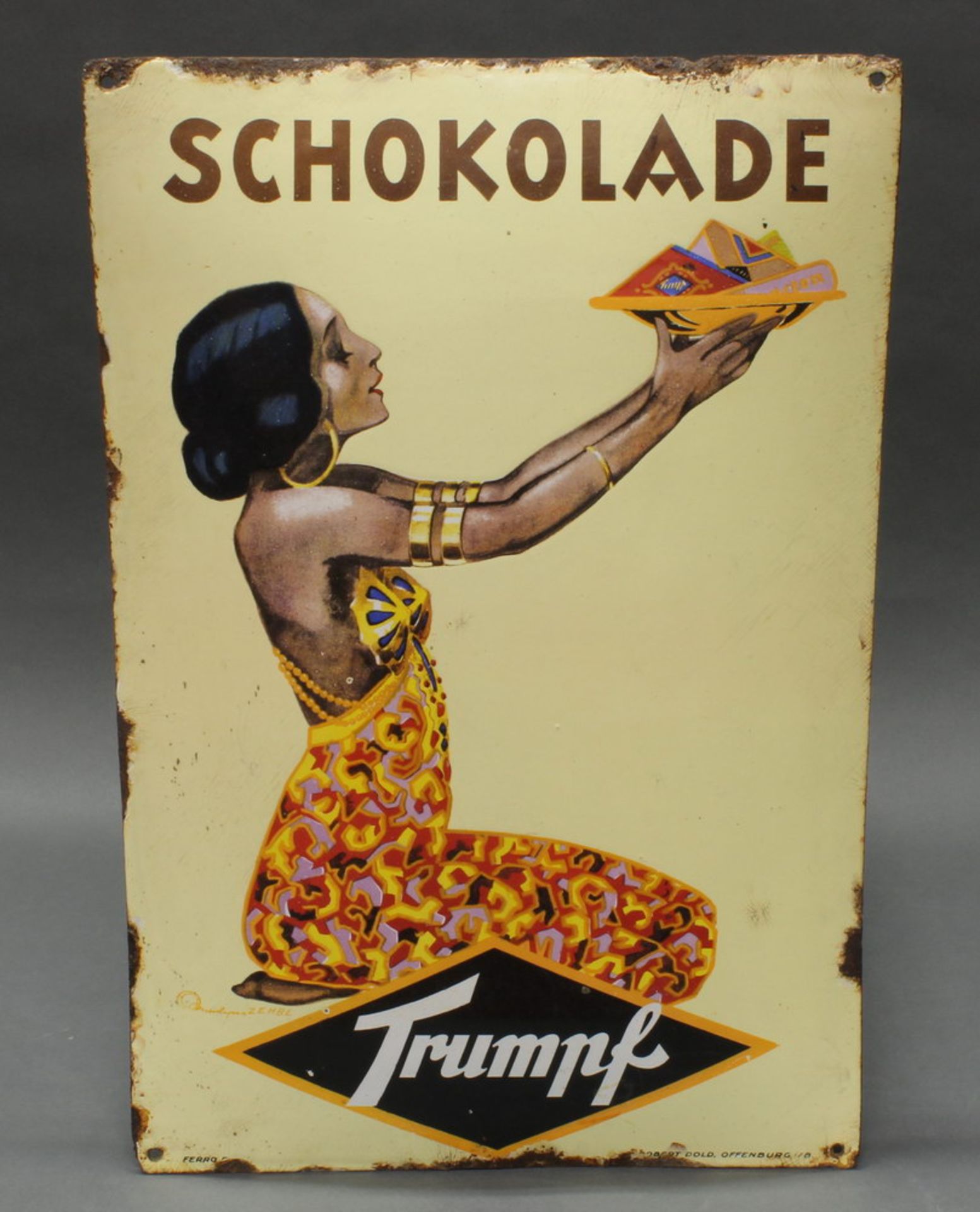 Gewölbtes Emailschild, "Schokolade Trumpf", 60 x 39 cm, bezeichnet Philipp (?) Zehbe, Ferro