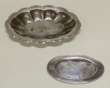 Tablett, Silber 925, Gorham, oval, Monogramm, 17 x 10 cm, ca. 68 g, Delle; Schale, Silber 800, oval,