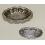 Tablett, Silber 925, Gorham, oval, Monogramm, 17 x 10 cm, ca. 68 g, Delle; Schale, Silber 800, oval,