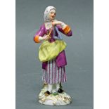 Porzellanfigur, "Triangelspielerin", Meissen, Schwertermarke, 1. Wahl, polychrom und