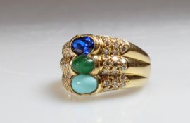 Ring, GG 750, Diamanten zus. gepunzt 0.52 ct., 1 Türkis-, 1 Smaragd-Cabochon, 1 facettierter