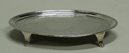 Untersetzer, Silber 925, London, 1796, Meistermarke GS/TH, oval, Zierbordüre, auf vier Füßchen, 2.