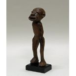 Figur, Makonde, Tansania, Afrika, 20. Jh., authentisch, Holz, 30 cm hoch. Provenienz: Privatsammlung