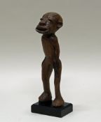 Figur, Makonde, Tansania, Afrika, 20. Jh., authentisch, Holz, 30 cm hoch. Provenienz: Privatsammlung