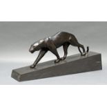 Bronze, "Panther", neuzeitlicher Guss, Art Deco-Stil, 18 x 46 cm, auf schrägem Marmorsockel, 12 x 64