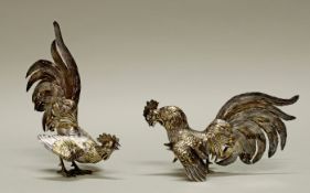 2 Tierfiguren, "Kampfhähne", Silber 835, teils vergoldet, 12-22.5 cm hoch, zus. ca. 545 g
