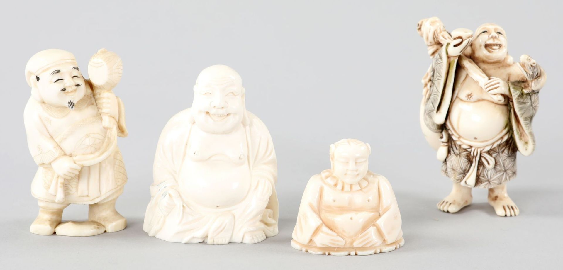 3 kl. Okimono u. 1 Netsuke