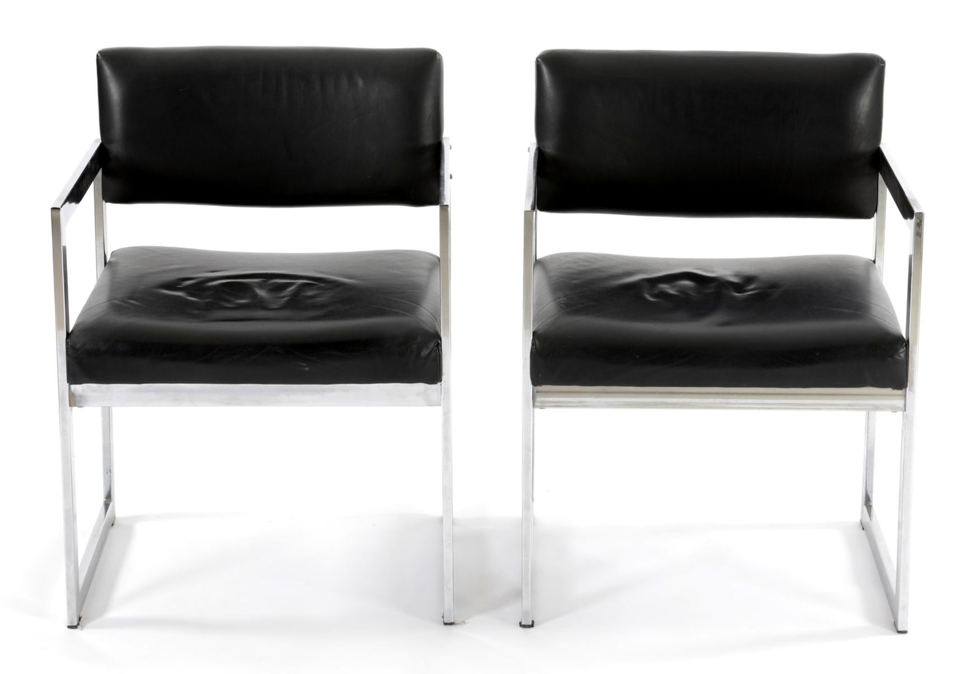 Paar moderne Stühle