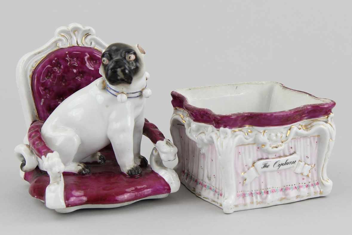 Figure "Sitting Pug on a Chair" - Bild 4 aus 5
