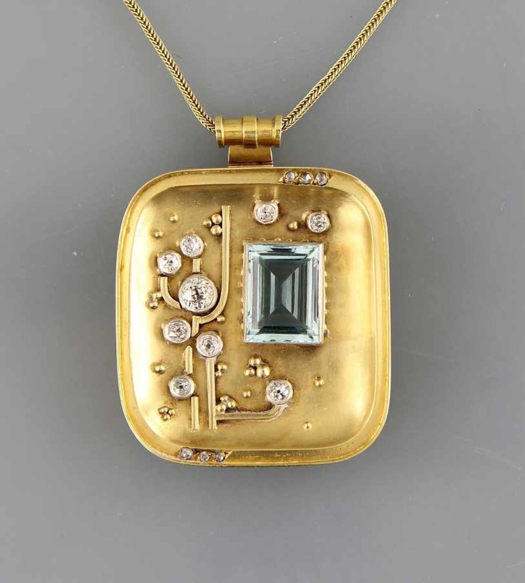 Splendid Pendant