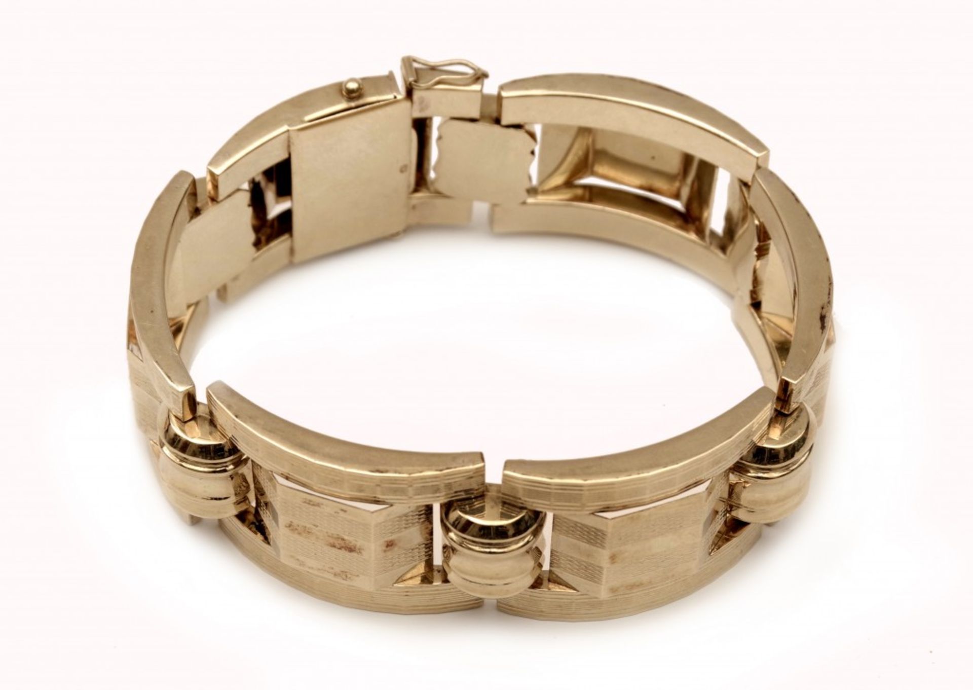 A Gold Broad Link Bracelet - Image 3 of 4