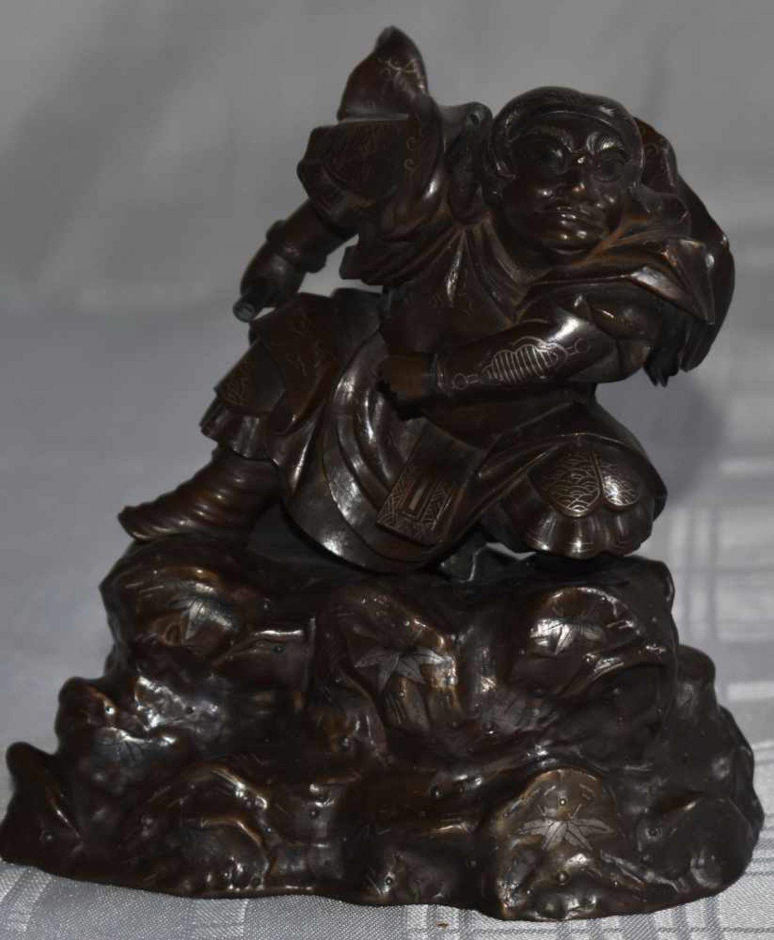 Bronzefigur, Japan 19. Jh., "Samurai im Kampf"