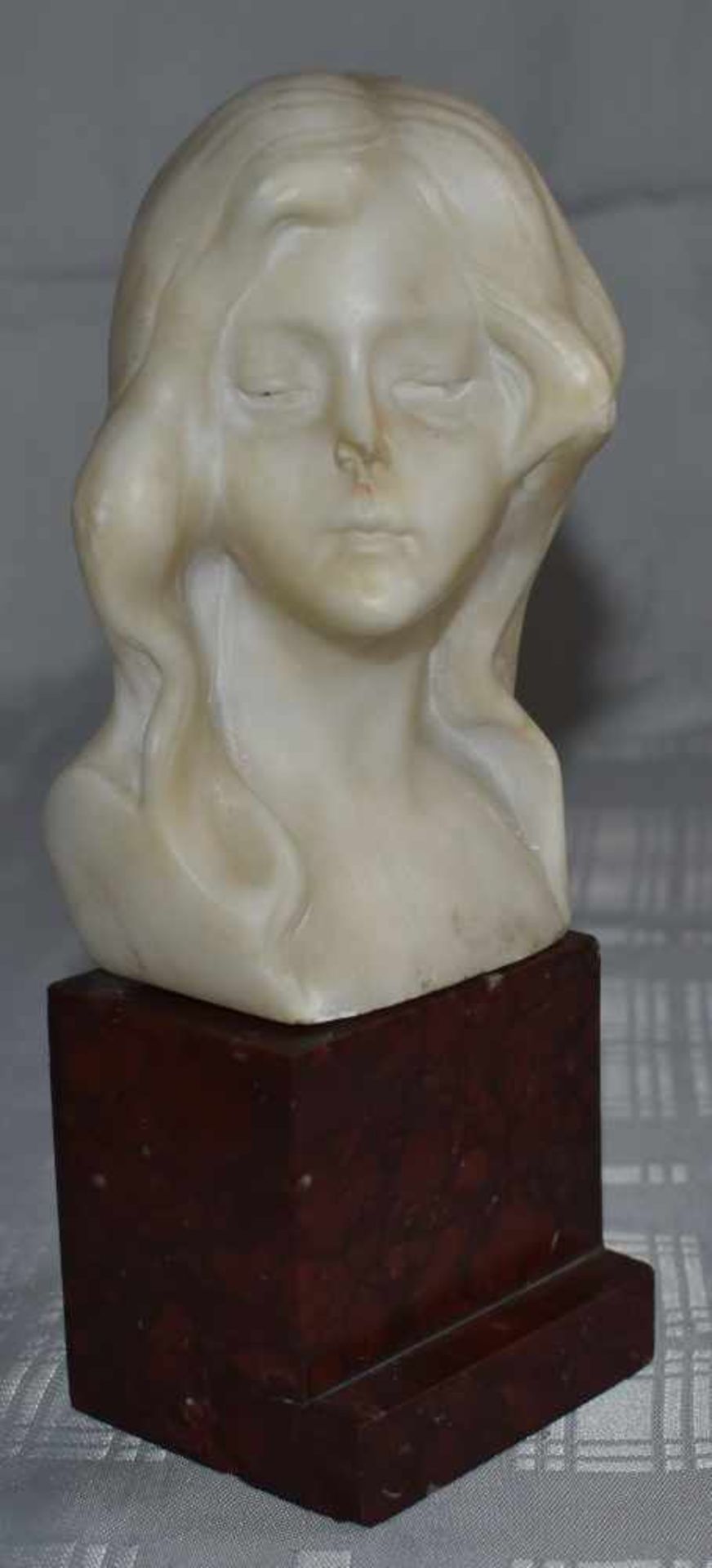 Büste, "Junges Mädchen", Frankreich um 1905,