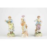 Convolute porcelain figurines