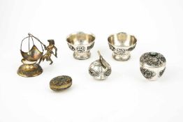 Set of silver objects