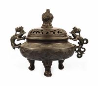 Large incense burner KoroChina, around 1820, cast bronze, patinated brown, openwork lid, knob in the