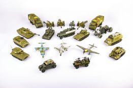 Konvolut Dinky Toys Militärspielzeug20-tlg., Großbritannien, 2. Hälfte 20. Jh., 3 Flugzeuge, 5