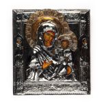 Ikone 'Maria mit Kind' mit Silber-OkladRussland, St. Petersburg, 19. Jahrhundert, Tempera auf