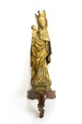 Unbekannter Meister (18. Jh.)Gekrönte Maria mit Kind, Holz, gold und farbig staffiert, Höhe 51,5 cm,