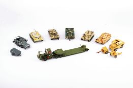 Konvolut Corgi Toys Militärspielzeug11-tlg., Großbritannien, um 1970, u.a. Mack Truck mit Panzer,