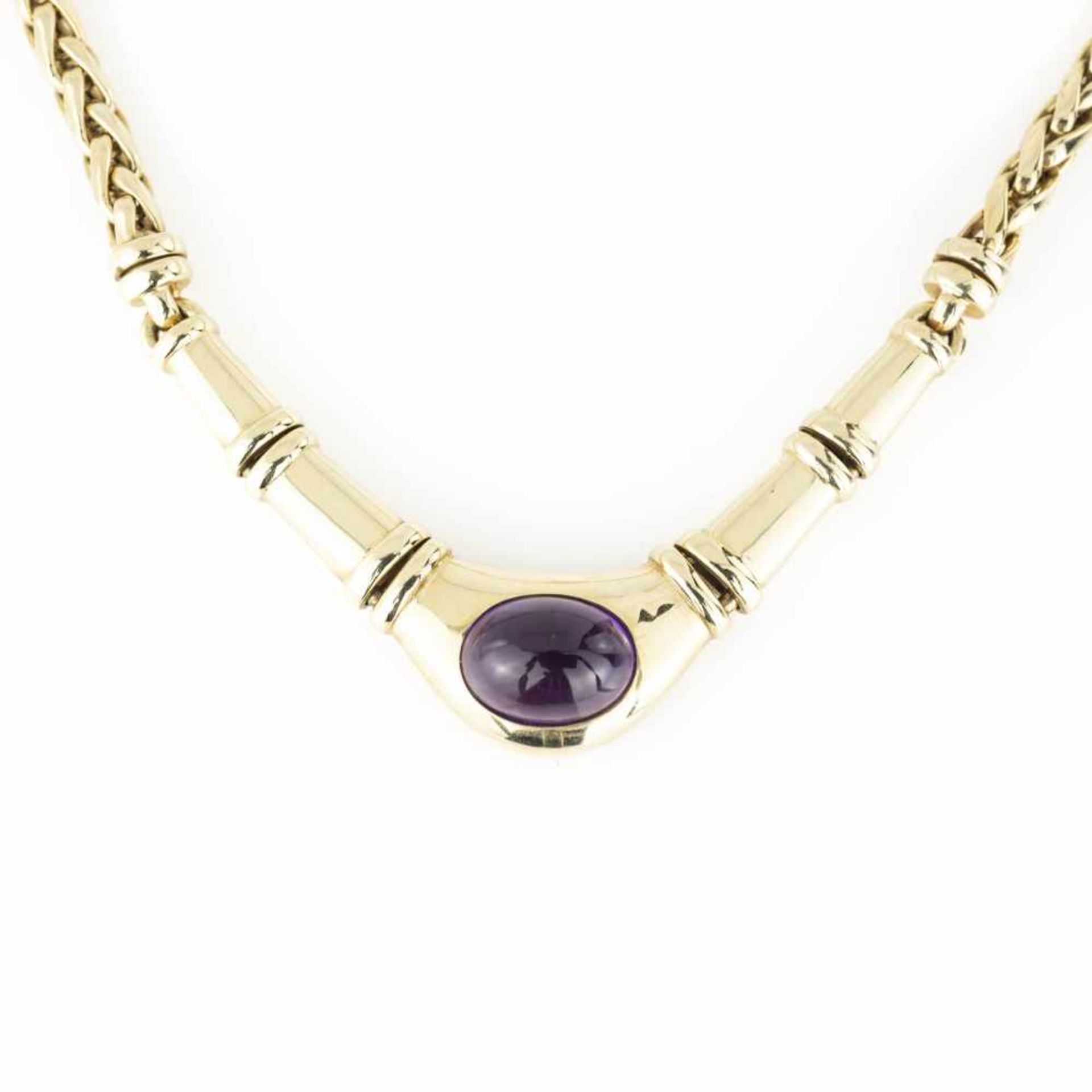 Collier mit Amethyst-Cabochon 585 Gelbgold, punziert, mit zentralem Amethyst-Cabochon, ca. 4,3 ct, - Bild 2 aus 2