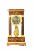 Pendule Frankreich, E. Lesieur, 'ETABL DE PARIS, 1827', 19. Jh., Palisander intarsiert, Bronze-