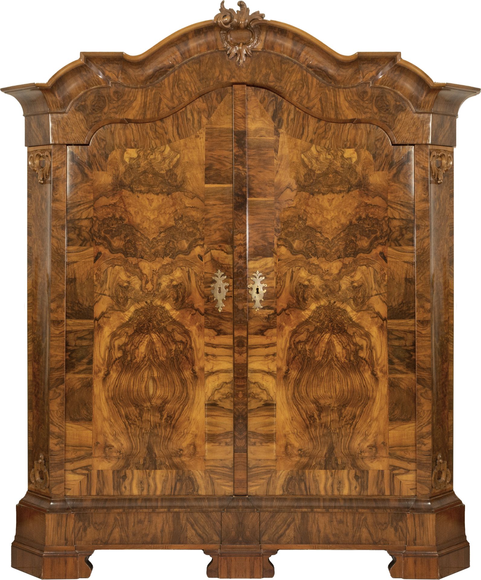 Hallenschrank Norddeutschland, Barockstil, 19. Jh., Nussbaum, Wurzelholz furniert,