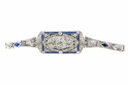 Armband des Art Déco Platin, mit zentralem Diamant im Altschliff, ca. 0,5 ct, L-M, p1 und ca. 70