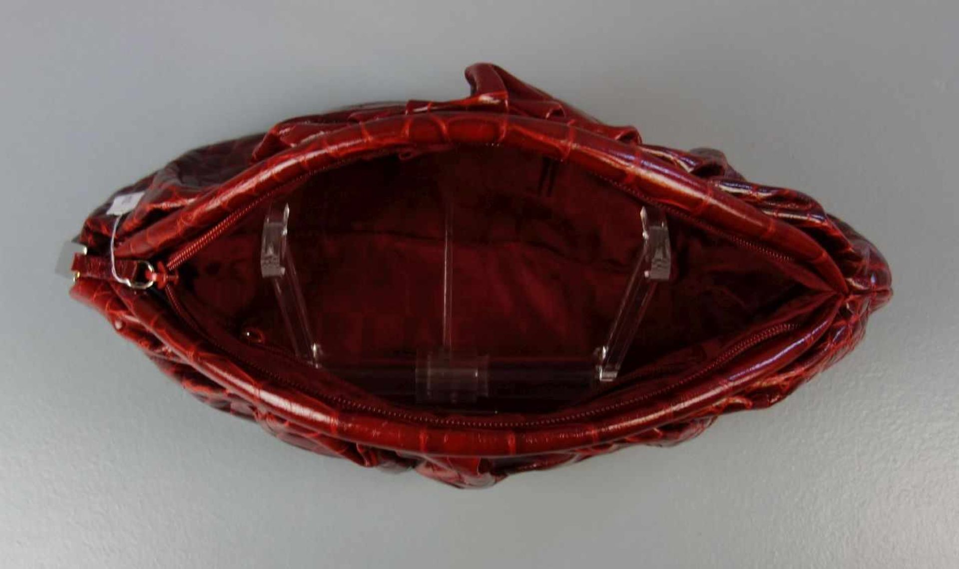 FURLA - CLUTCH / HANDTASCHE / handbag, Manufaktur Furla, Italien (seit 1927), rotes Rindsleder mit - Bild 3 aus 3