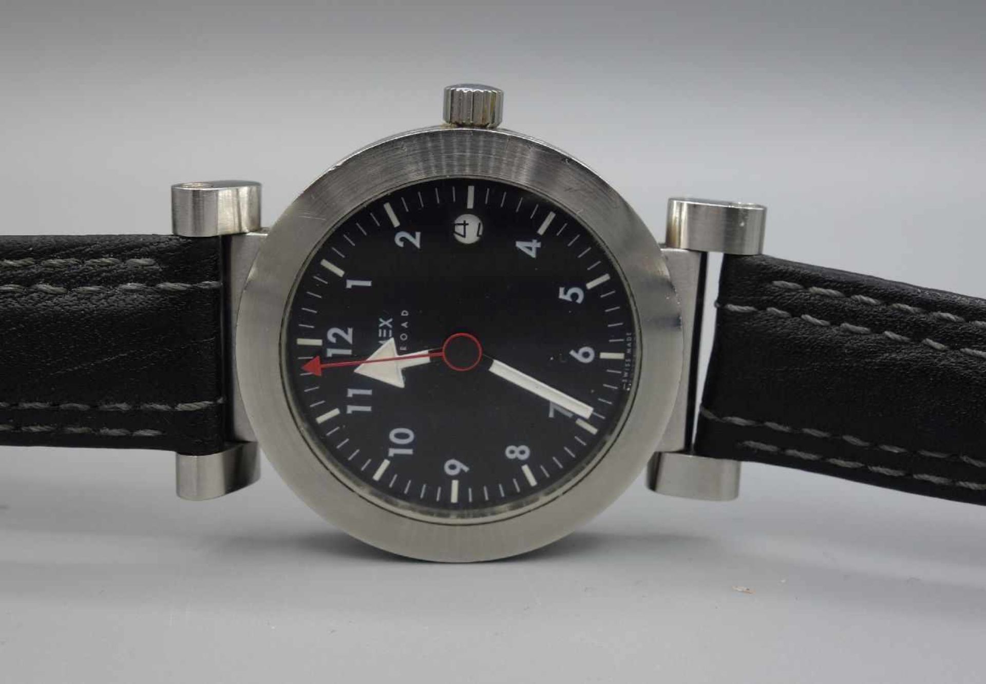 ARMBANDUHR - XEMEX OFFROAD / wristwatch, Quarz, Schweiz. Rundes Edelstahlgehäuse an schwarzem - Bild 2 aus 7