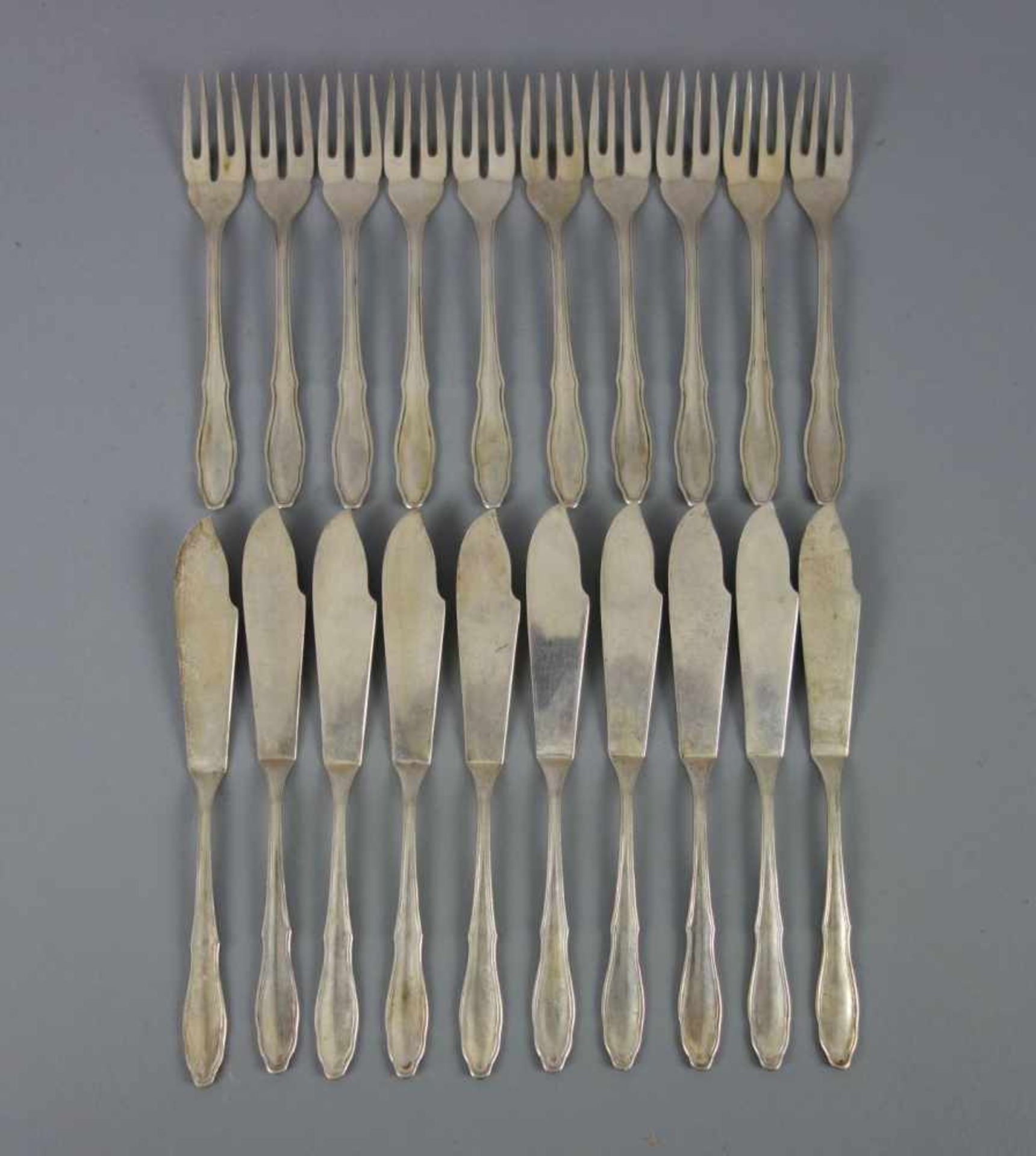 SILBERNES FISCHBESTECK FÜR 10 PERSONEN / fish cutlery, deutsch, 800er Silber, Gesamtgewicht 819