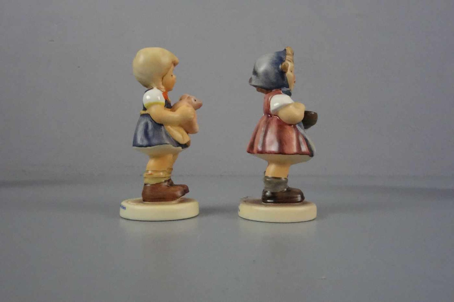 PAAR HUMMELFIGUREN / porcelain figures, Goebel Hummel-Figuren, Marken nach 1991. "Mein - Bild 2 aus 4