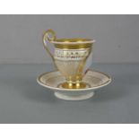 EMPIRE TASSE MIT UNTERTASSE / ANDENKENTASSE / GLOCKENBECHER / empire cup, um 1800, Porzellan,