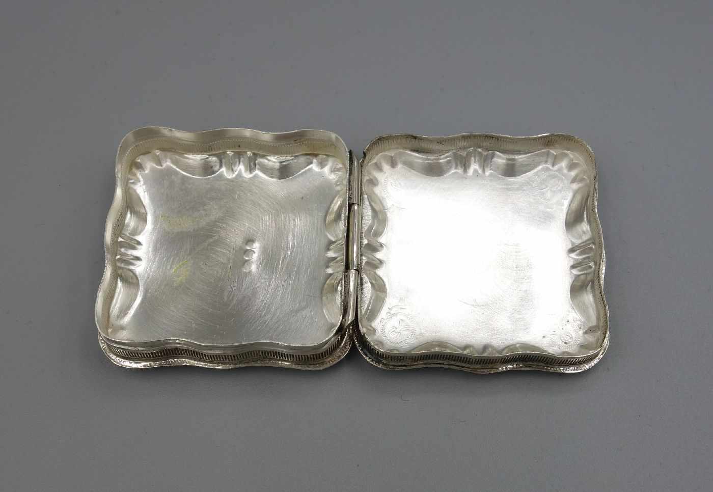 PILLENDOSE / DECKELDOSE / SCHATULLE / pillbox, Niederlande, 835er Silber (Marke ab 1953), 25 - Image 5 of 5