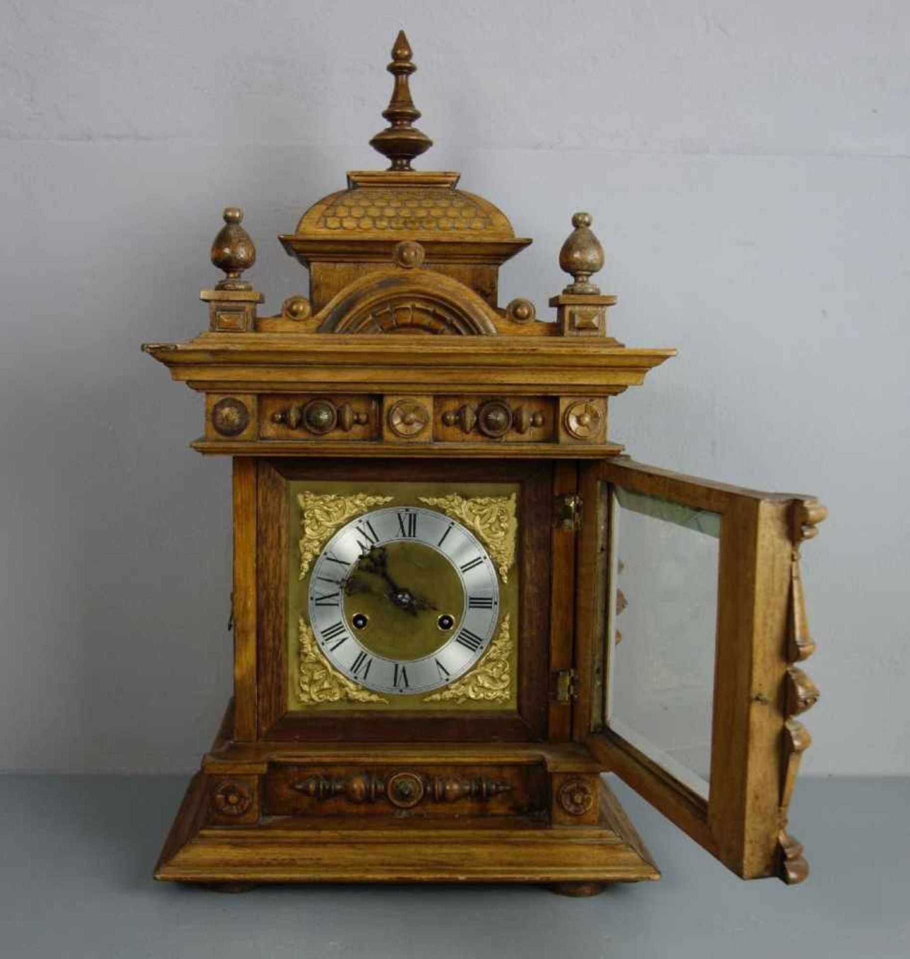 JUNGHANS TISCHUHR / KAMINUHR / fire place clock, Historismus, um 1880. Reich dekoriertes - Bild 3 aus 8