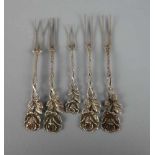 KONVOLUT VORLEGEBESTECK / 5 VORLEGEGABELN / five serving forks, 1. H. 20. Jh., deutsch, 835er