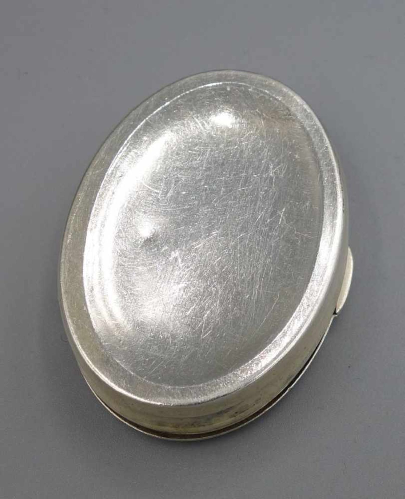 SILBERNE DECKELDOSE / PILLENDOSE / SCHATULLE / silver pillbox, 1. H. 20. Jh., deutsch, 835er Silber, - Bild 5 aus 5