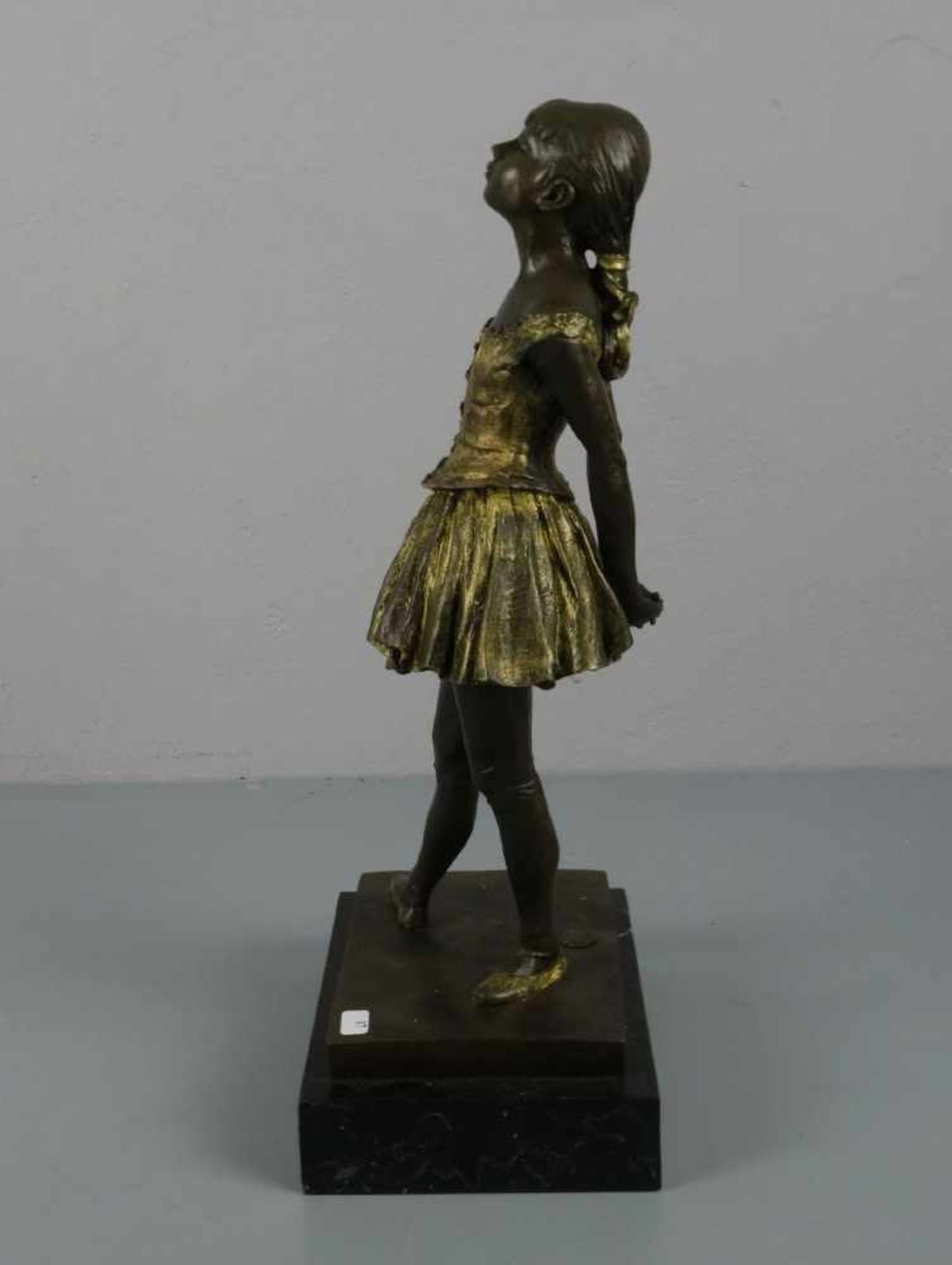 DEGAS, EDGAR (1834-1917), Skulptur / sculpture: "Petite danseuse de quatorze ans" (Originaltitel; " - Bild 2 aus 5