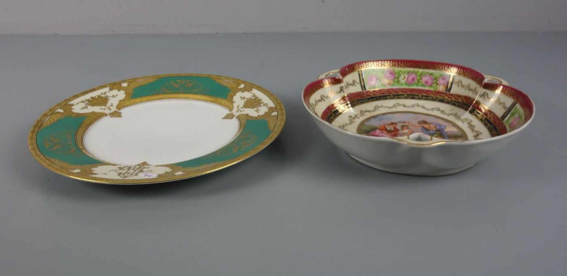 KONVOLUT PORZELLAN: PRUNKTELLER UND SCHALE / porcelain plate and bowl, 20. Jh., Porzellan. 1) Schale - Image 2 of 4